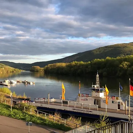 Konukevi Rheinliebe Bistro Und 3*